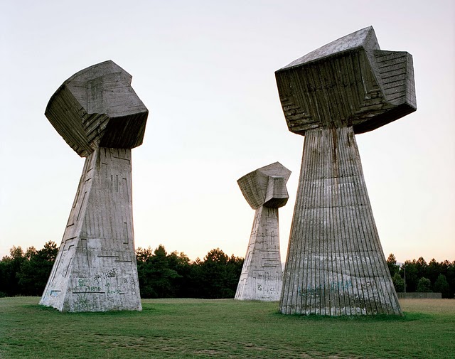 http://trendland.net/wp-content/uploads/2011/04/spomenik-yugoslavian-monuments-10.jpg