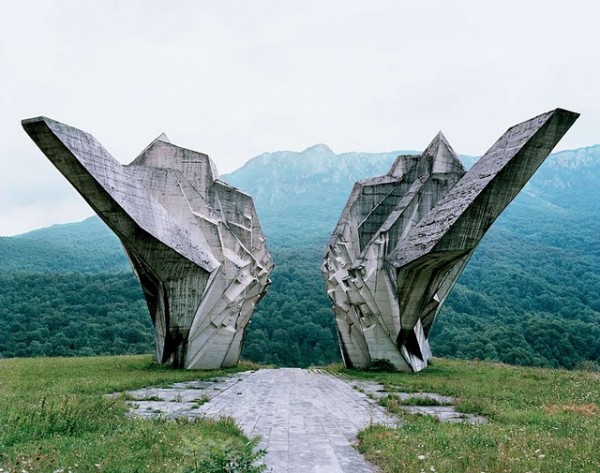 http://trendland.net/wp-content/uploads/2011/04/spomenik-yugoslavian-monuments-13-600x473.jpg