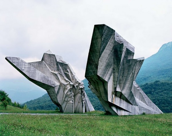 http://trendland.net/wp-content/uploads/2011/04/spomenik-yugoslavian-monuments-3-600x473.jpg